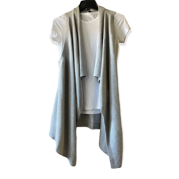 Gap Grey Vest - Picture 6 of 6